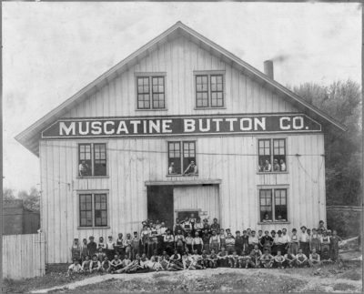 Laborers at the Muscatine Button Company pose for a photo in 1910. Photo courtesy of the Oscar Grossheim Collection at Musser Public Library